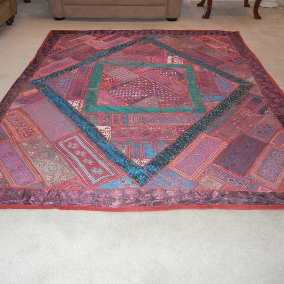 Large Quilt - Handmade Wall Art - Fibre Art - Pakistani Handicraft - Picture 3 of 8